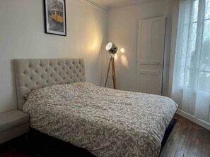 1 bedroom, WiFi, bed sheets - L'Authentique 10 minutes from Paris: Comfort and accessibility!  (Asnières-sur-Seine)