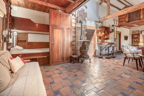 4 Schlafzimmer, Bügeleisen/Bügelbrett, kostenloses WLAN, Bettwäsche