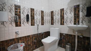 Shower, free toiletries, hair dryer, towels