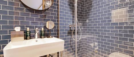 Shower, towels, soap, shampoo