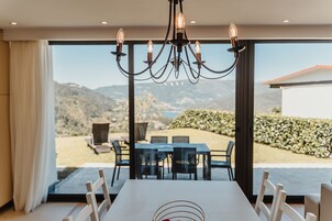 Panoramic House, 2 Bedrooms, Kitchenette, River View | Living area | Flat-screen TV