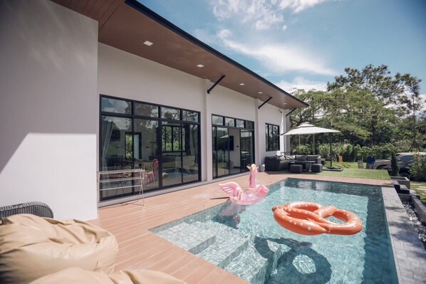 Pool - Issara Private Pool Villa Khaoyai A (Pak Chong)