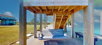 The Aqua Alma: Studio, 1  BA House in Crystal Beach, Sleeps 8