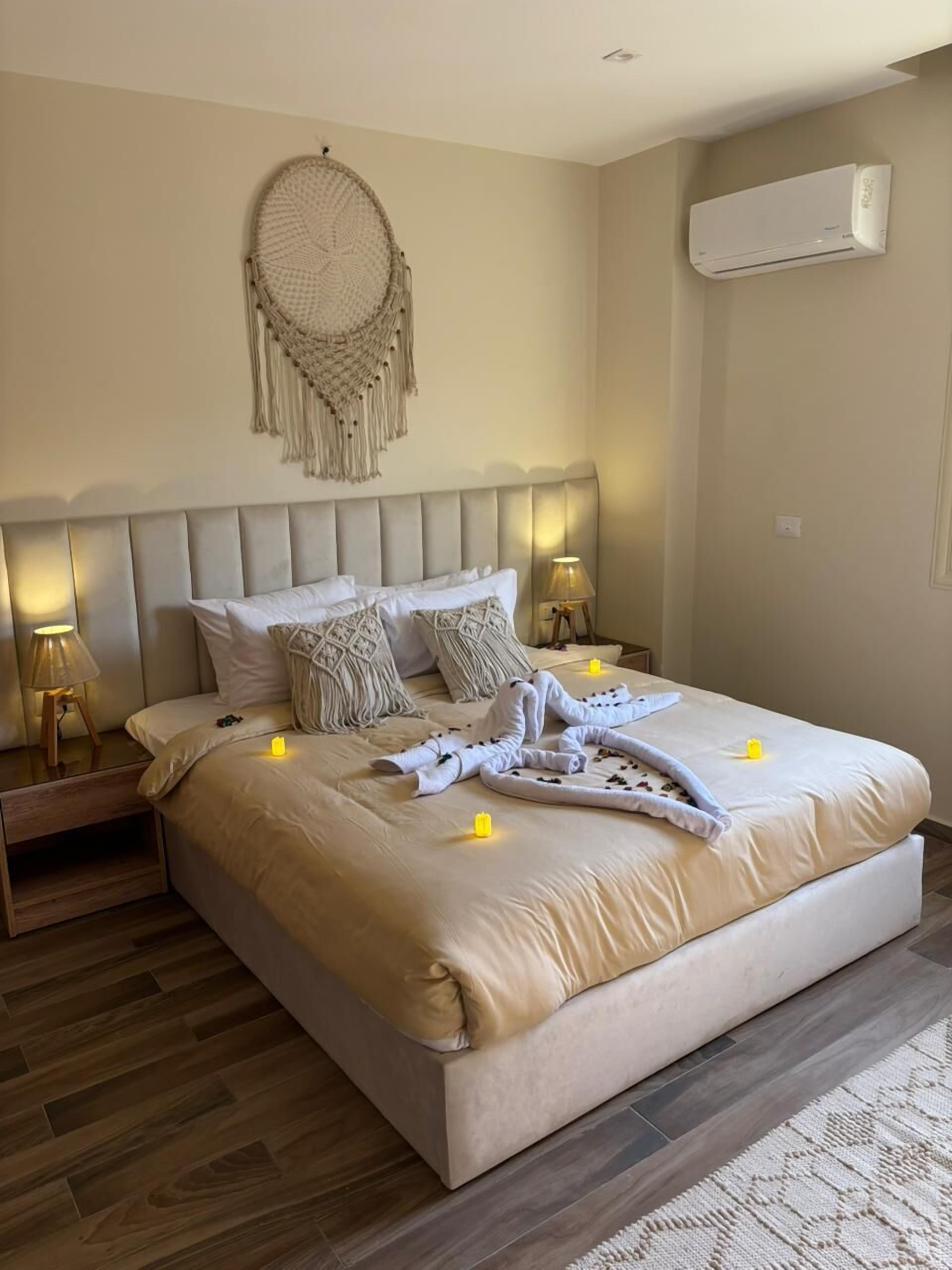 Photo - SEQUOIA Pyramids View