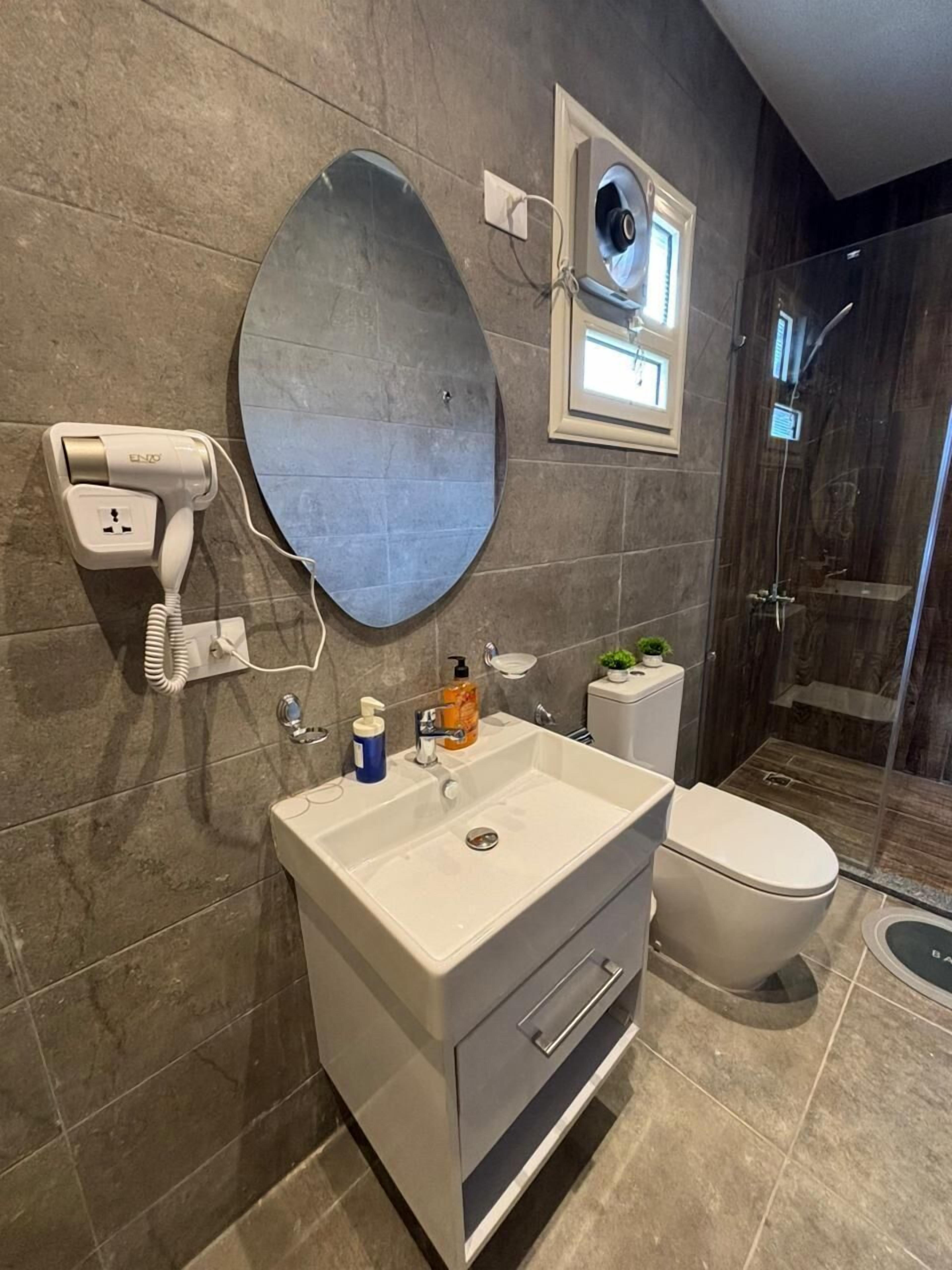 Photo - SEQUOIA Pyramids View