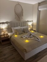 Comfort Double or Twin Room, pemandangan gurun | Peti besi dalam bilik, meja, ruang kerja komputer riba, kalis bunyi 