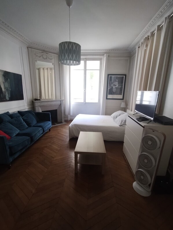 1 chambre, fer et planche à repasser, Wi-Fi, draps fournis