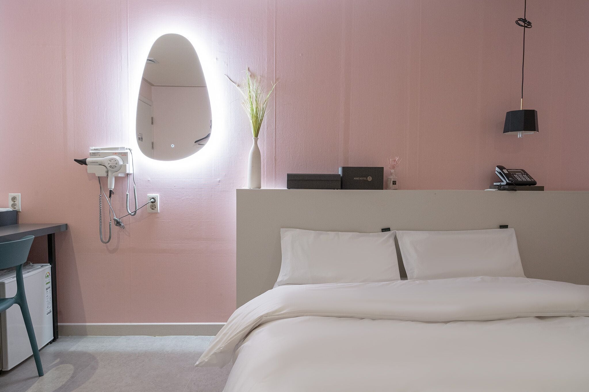 Premium Suite | Laptop workspace, free WiFi