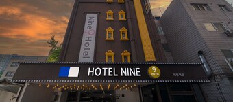 Hotel Nine