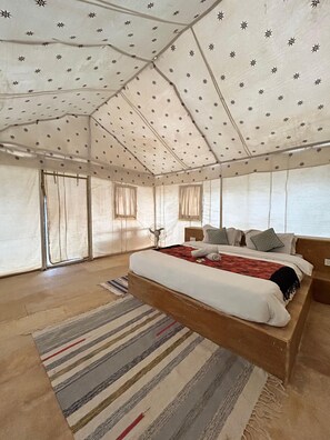 Deluxe Tent, Desert view - Osaka Desert Safari Camp (Jaisalmer)