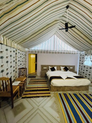 Deluxe Tent, Desert View | Individually decorated, desk, laptop workspace