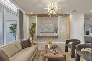 TV, video games - DLuxx Home just 9 Miles From Disney Park 1224 (Clermont)