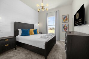 5 habitaciones, tabla de planchar con plancha, cuna de viaje y wifi 
