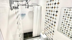 Savon, shampoing, papier toilette