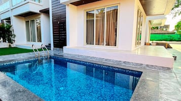 Kolam renang outdoor