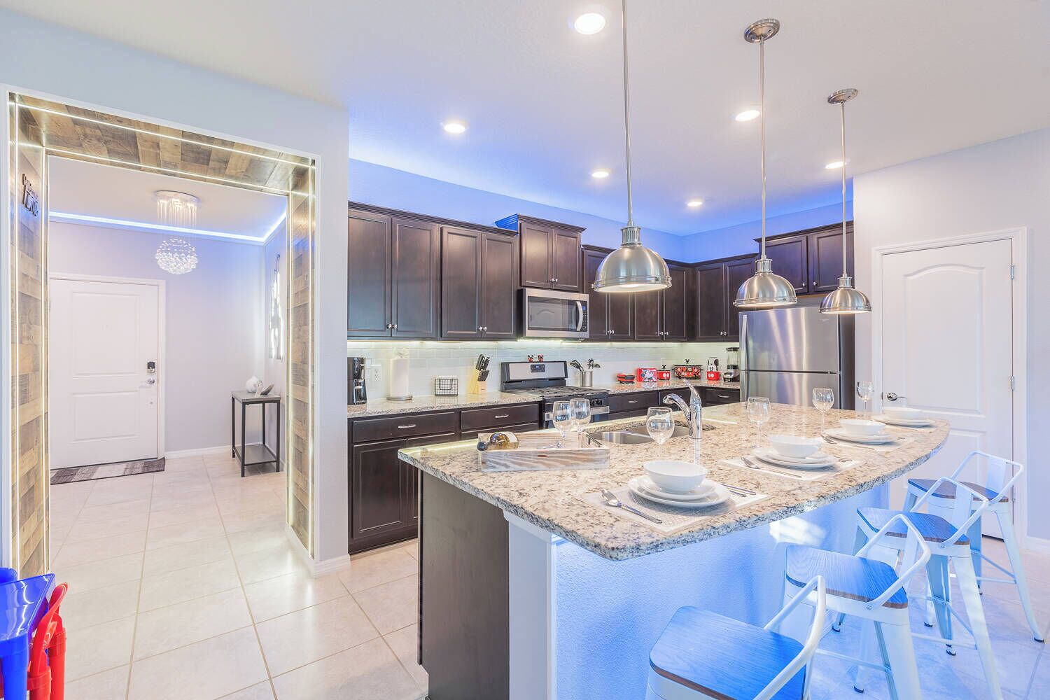 Refrigerador, microondas, horno, placa de cocina