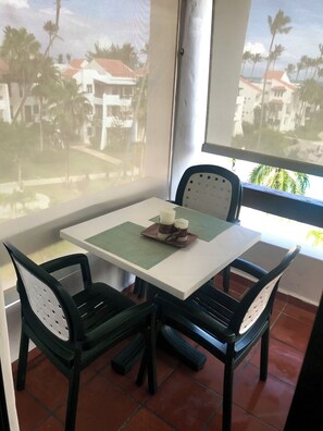 Dining - 2-bedroom Penthouse condo with WiFi, AC in the Stanza Mare on Los Corales beach. (Punta Cana)