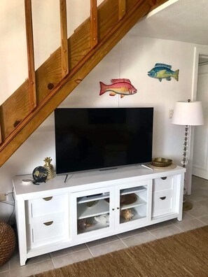 Interior - 2-bedroom Penthouse condo with WiFi, AC in the Stanza Mare on Los Corales beach. (Punta Cana)