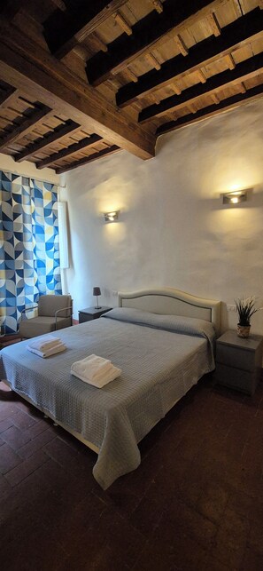 Departamento superior, vista al patio | Tabla de planchar con plancha y wifi gratis 