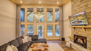 Smart-TV, Kamin, Videospiele
