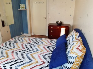 1 bedroom, WiFi, bed sheets - Apartment 4 pers. 60m2 on the port of Le Pouliguen, town center  (Le Pouliguen)