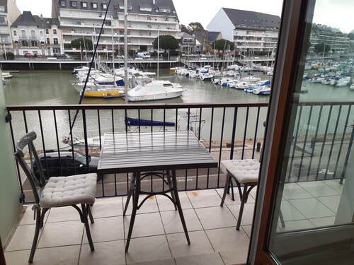 Apartment 4 pers. 60m2 on the port of Le Pouliguen, town center 