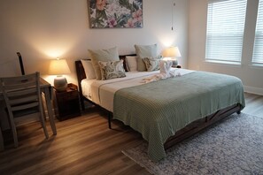 3 bedrooms, desk, iron/ironing board, travel crib
