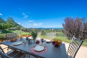 Outdoor dining - Spereto Melaiolo Pool, Montaione, Toscana (Montaione)