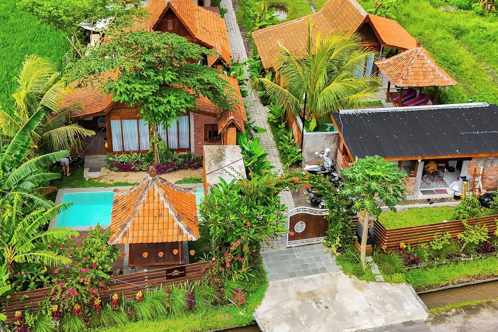 Rumah Tengah Sawah