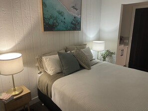 Iron/ironing board, WiFi, bed sheets