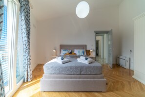 3 bedrooms, iron/ironing board, travel crib, WiFi