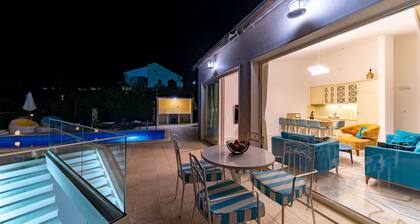 Modern vacation villa with pool / air conditioning in Blizikuce / Budva / Montenegro