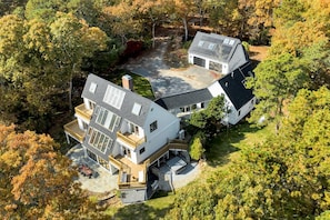 Exterior - Modern 4BR /4 Bath MarshViews,Hot tub,5mins to beach,Chef’s Kitchen, Large Grps (Barnstable)