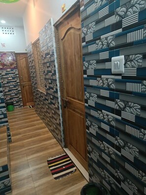 Deluxe Single Room, 1 Bedroom, Non Smoking | Living area