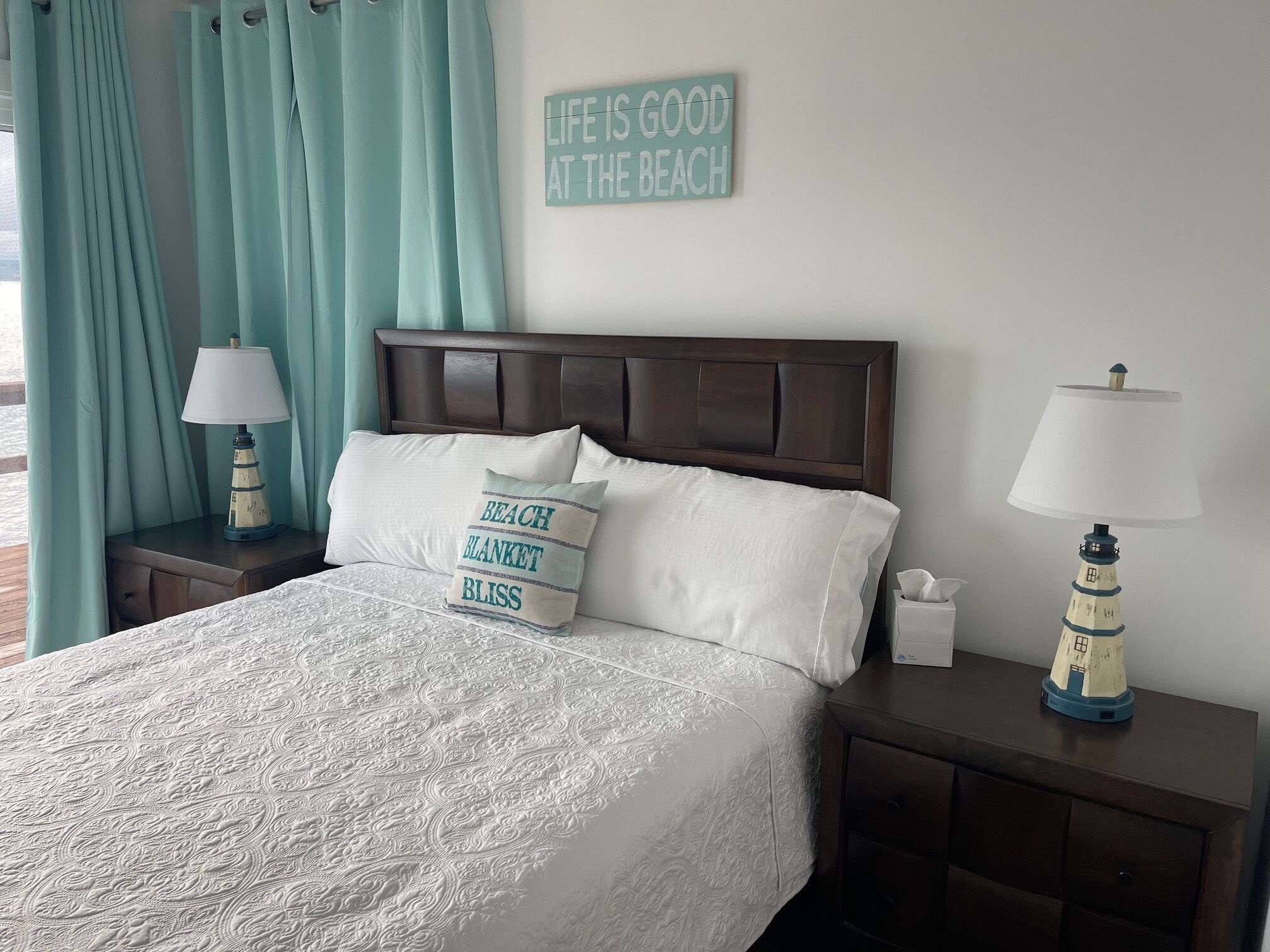 Discover Cayuga Lake Waterfront Cottage Charm - Cayuga Lake, NY