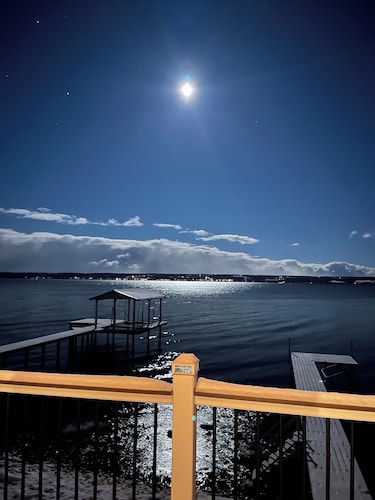 Discover Cayuga Lake waterfront cottage charm