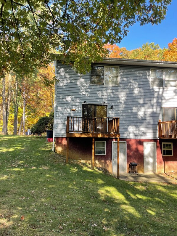 Family Townhome, 2 Bedrooms, Kitchen, Garden View | Terrace/patio - PSU Properties (State College)