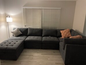 Family Townhome, 2 Bedrooms, Kitchen, Garden View - PSU Properties (State College)