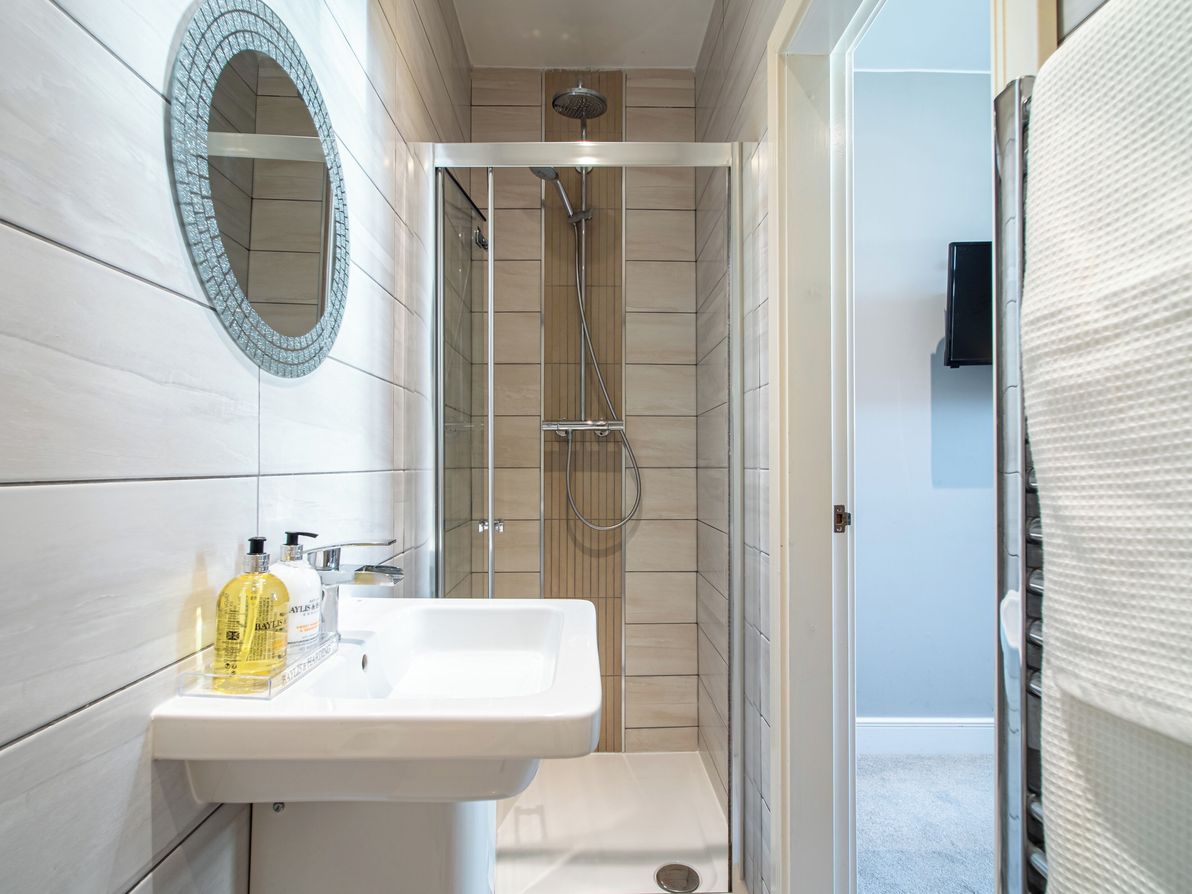 House | Bathroom | Separate tub and shower, deep soaking tub, hair dryer, towels