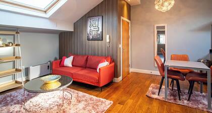 Outstanding Deluxe Hideaway by Avo Apartment