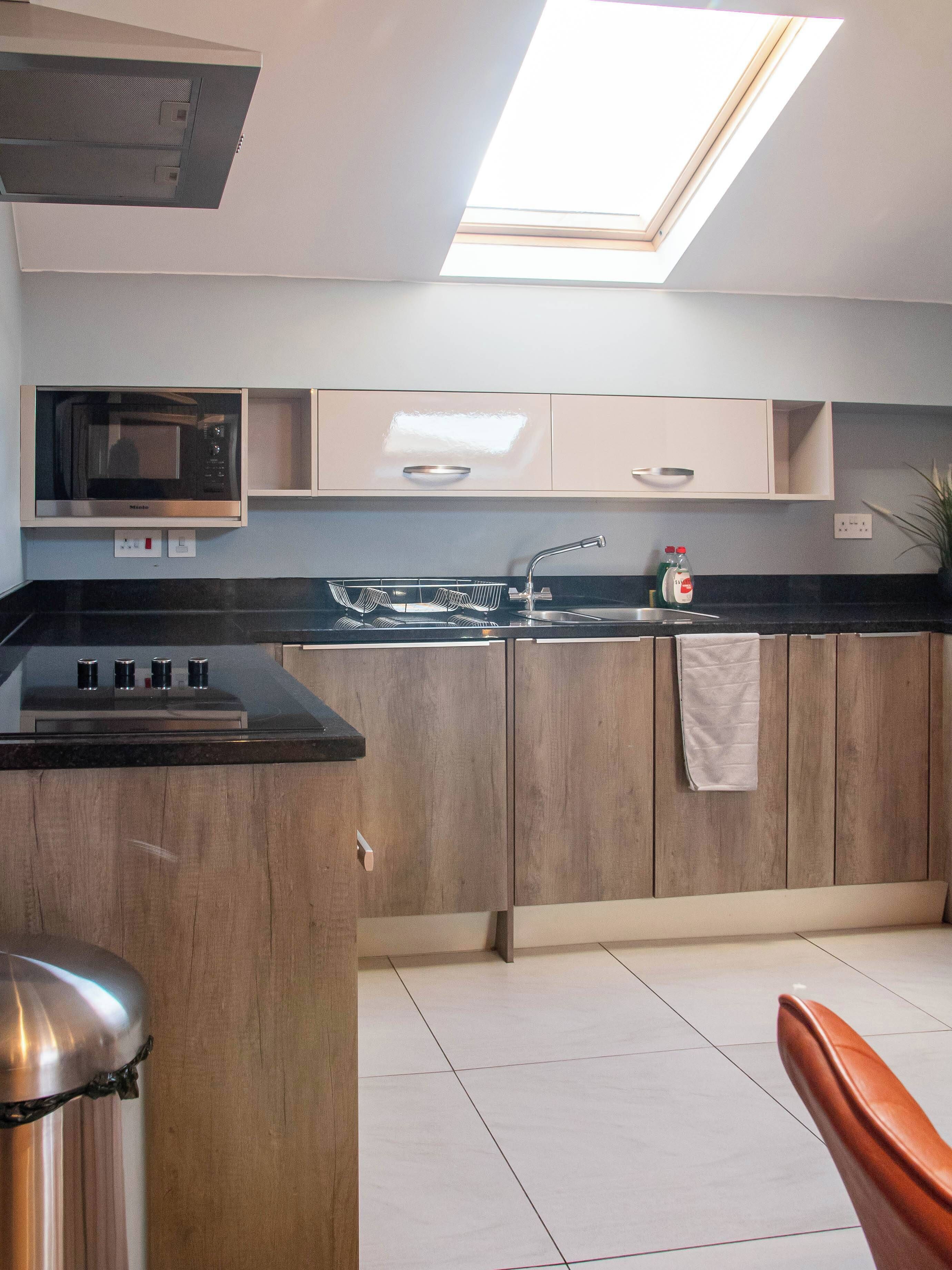 Maison | Cuisine privée | Réfrigérateur, micro-ondes, four, plaque de cuisson