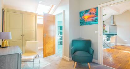 Sheffield Bliss House - Charming Home by Avo