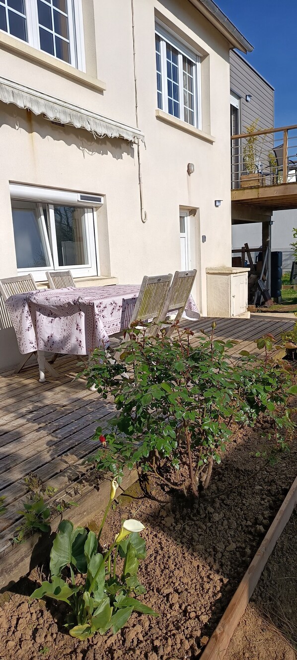 Outdoor dining - Rental apartment 25m2 Avel braz II (Hillion)