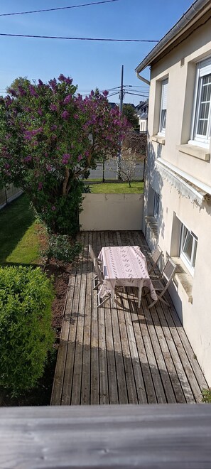 Outdoor dining - Rental apartment 25m2 Avel braz II (Hillion)