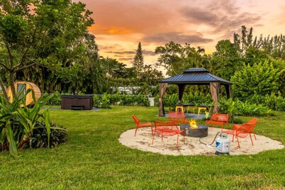 Villa Tation/8BR/Pool HotTub Sauna Basket/Pickle