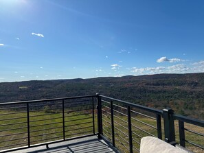 Property grounds - Charming 4 bedroom house with Views, 200 acres, Private Schools, Ski, Hiking (Leyden)
