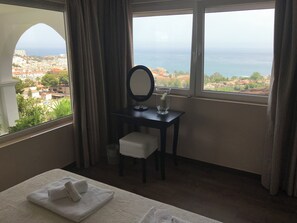 5 bedrooms, in-room safe, desk, iron/ironing board