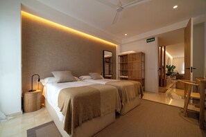 2 Schlafzimmer, Zimmersafe, Schreibtisch, Bügeleisen/Bügelbrett