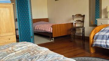 1 chambre, fer et planche à repasser, lit parapluie, Wi-Fi