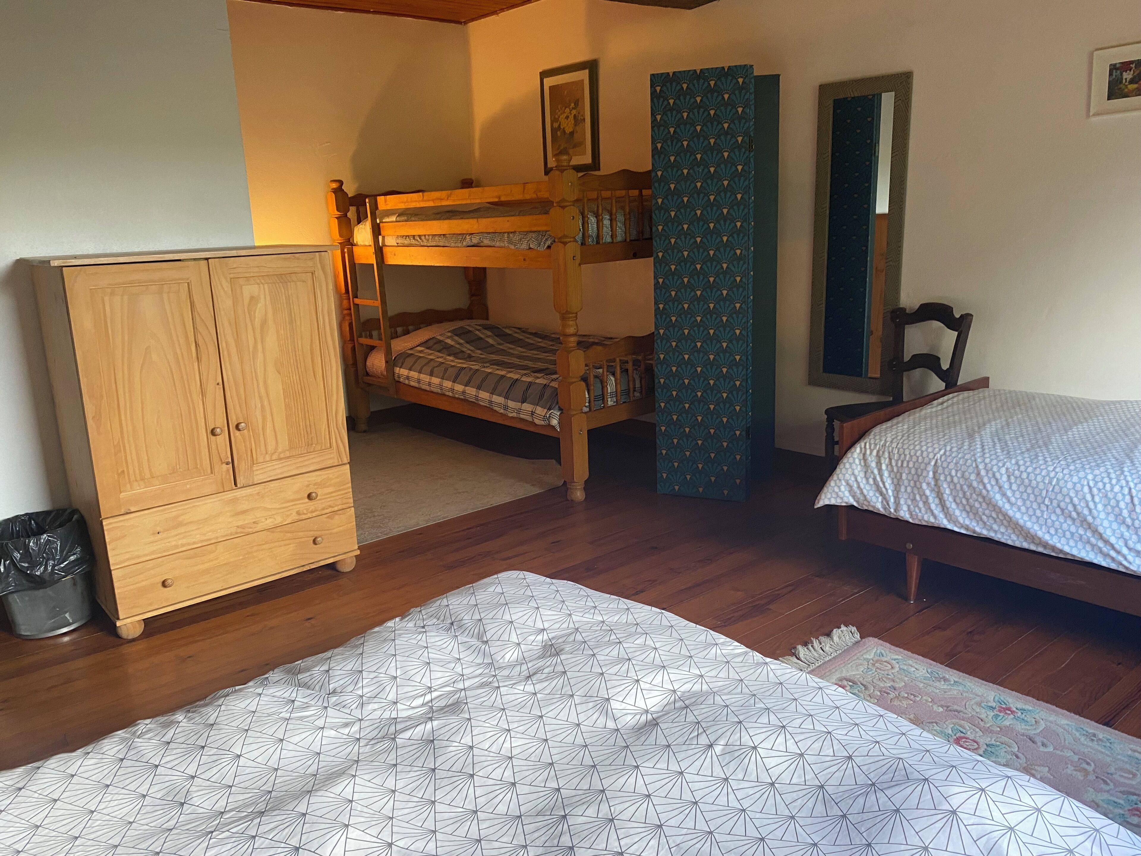 1 slaapkamer, een strijkplank/strijkijzer, reisbedje, wifi